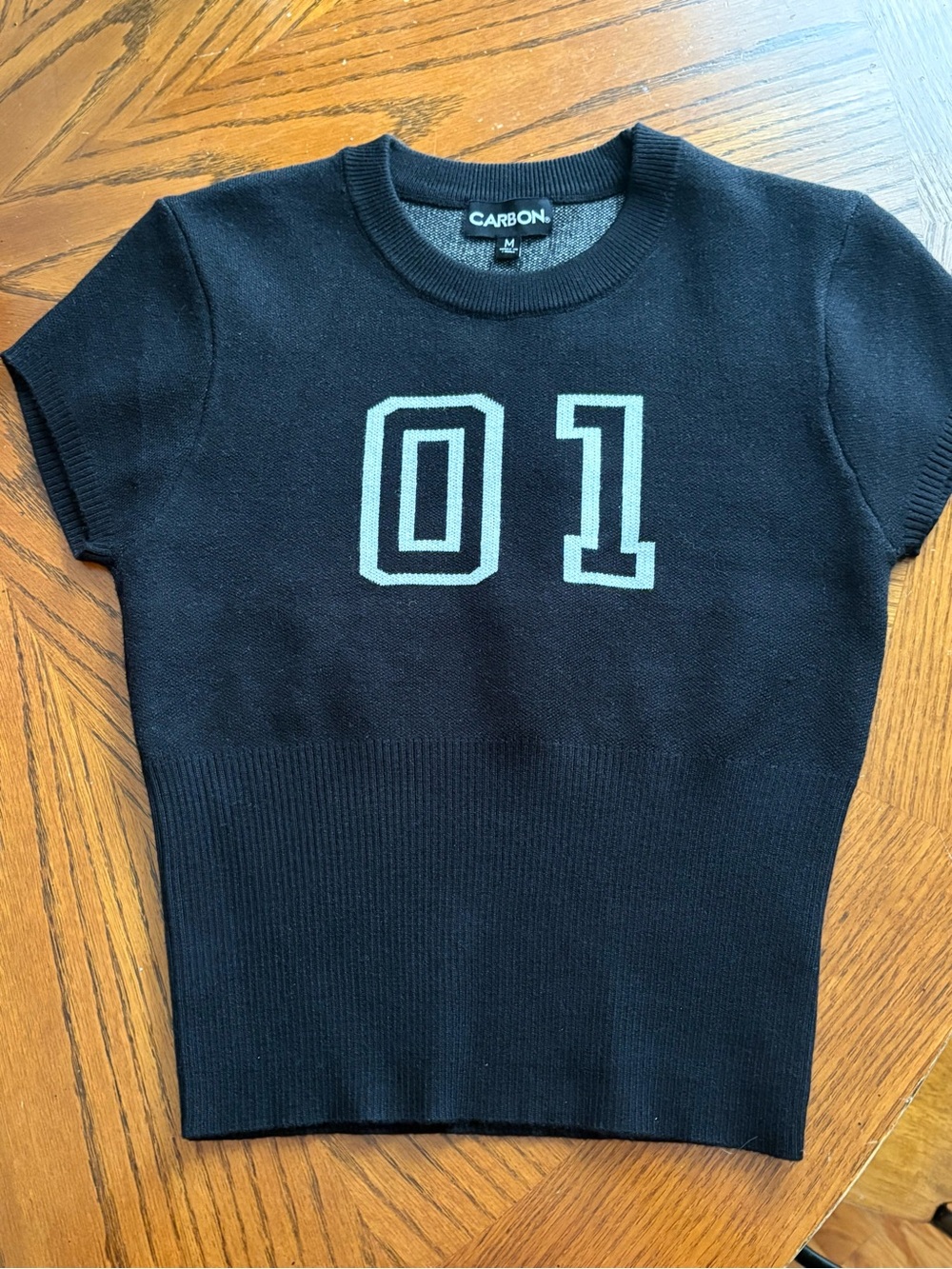 Carbon Black Short-Sleeve Knit Top with Light Gray '01' Graphic NWT Size Medium